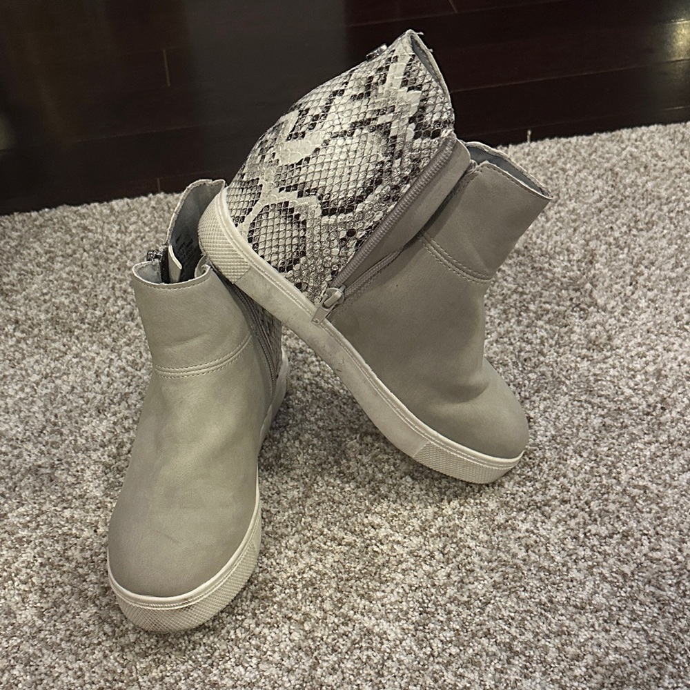 Steve Madden Gray and Snake Print High-Top Sneakers